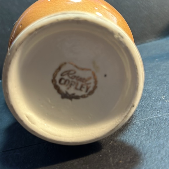 Vtg Royal Copley Tannish Ceramic Vase With Gold Trim & Double Handles 6.5” Tall - Picture 5 of 5